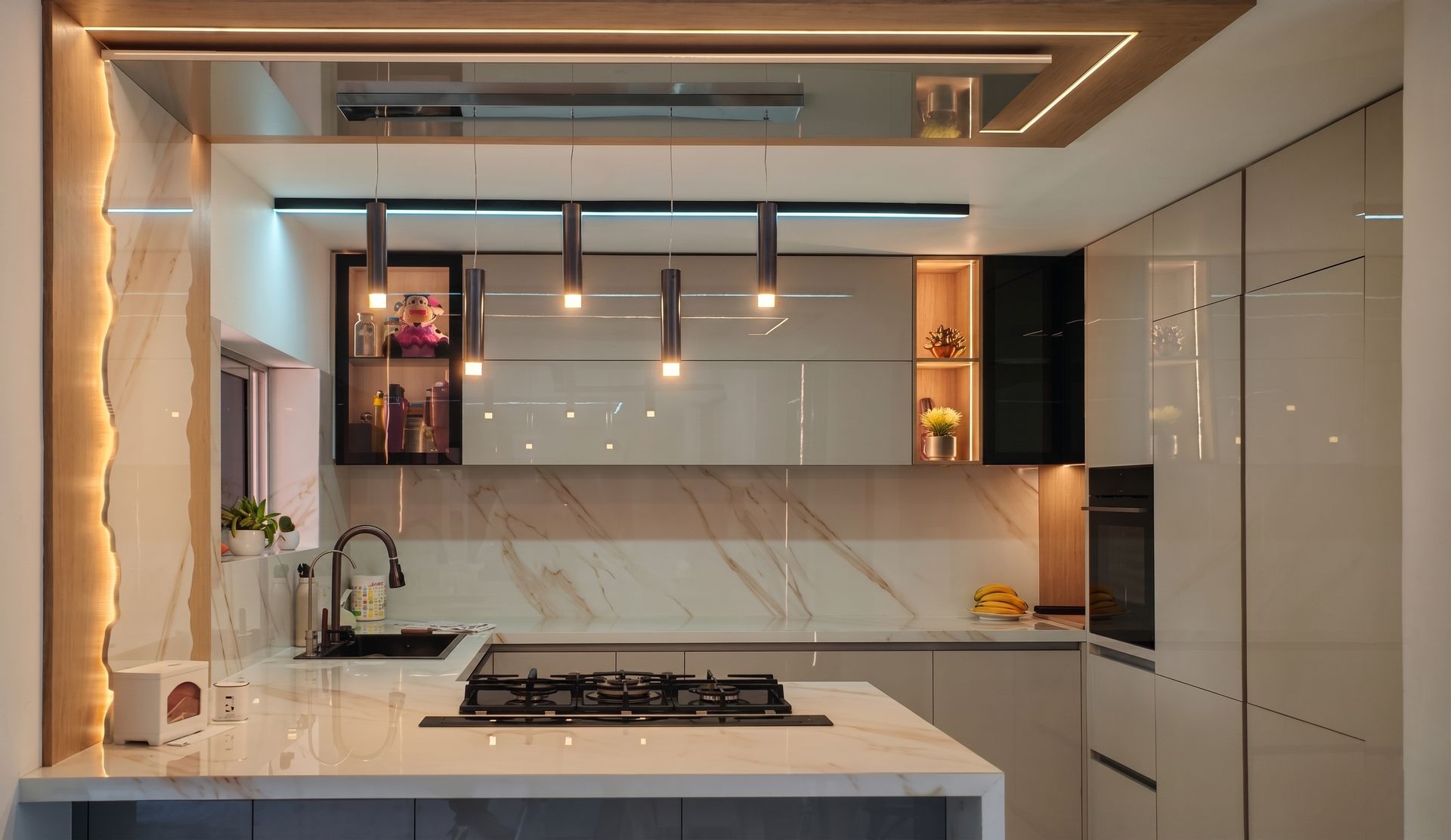Cocina Altaviza con isla en mármol